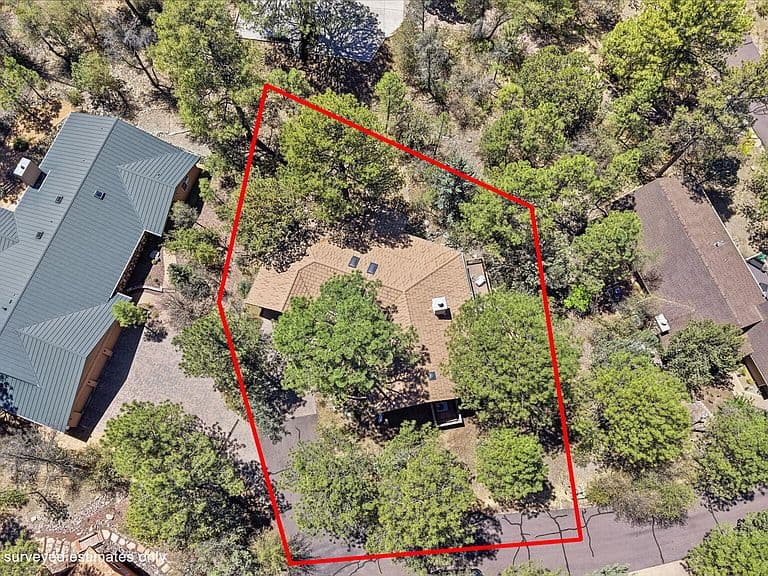 1750 CAMBRIDGE Drive photo 3