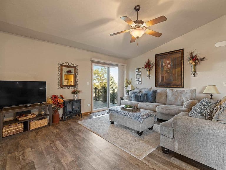 664 Airway Ct photo 5