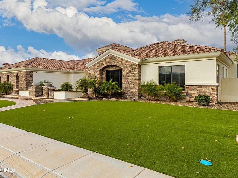 4326 E CAPRICORN Place photo 3