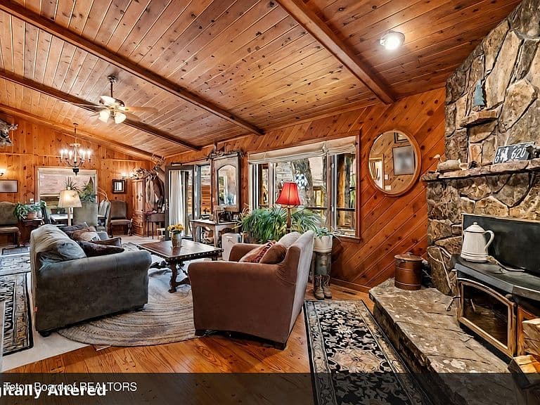 405 Miller Ln photo 4