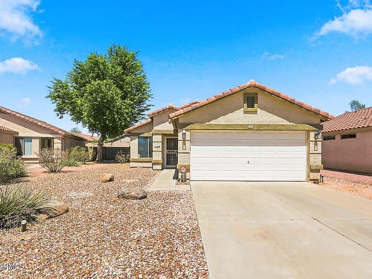 13862 N 148TH Avenue photo 2