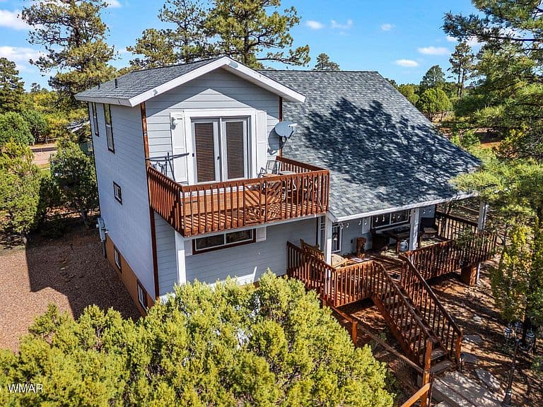 2242 Forest Park Dr photo 1