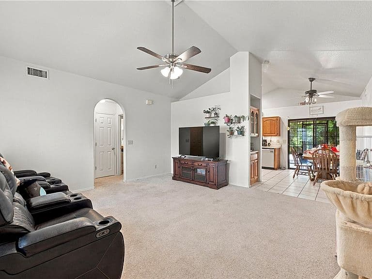 3865 E Snavely Avenue photo 3
