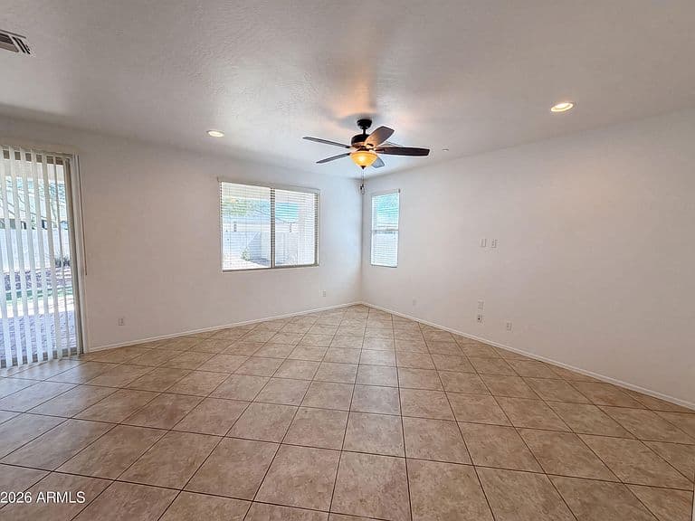 21276 W BERKELEY Road photo 3