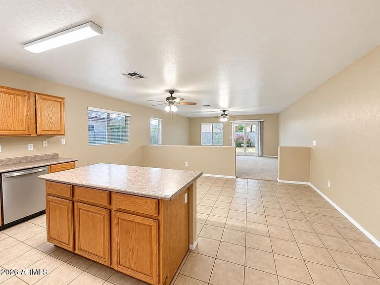 10520 W MAGNOLIA Street photo 5