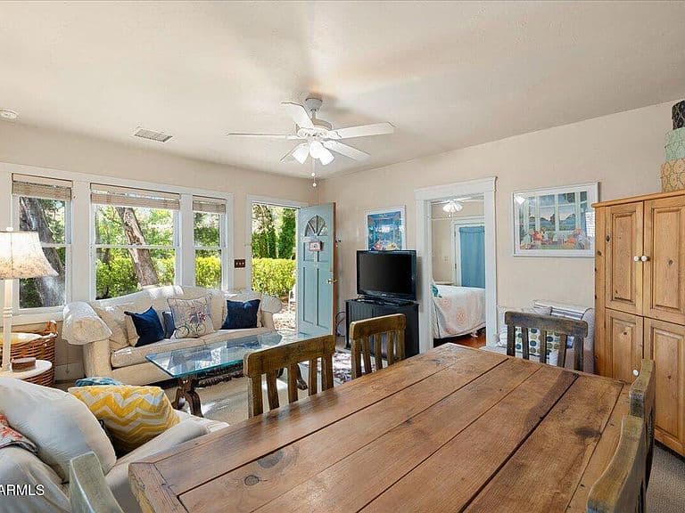 212 W AUBREY Street photo 4