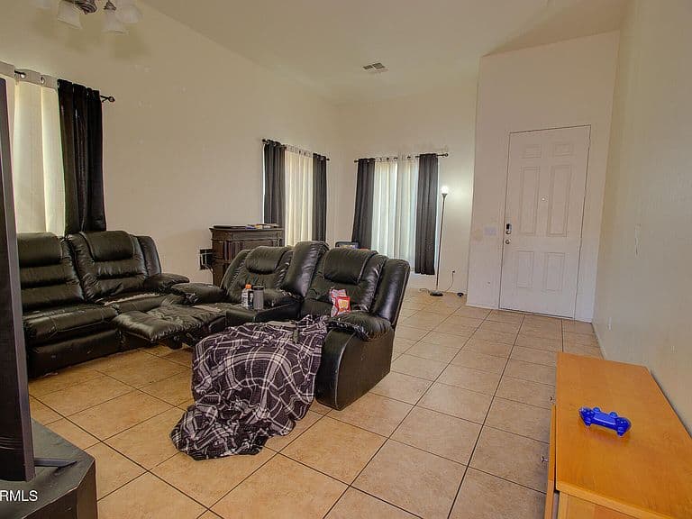46142 W RAINBOW Drive photo 4