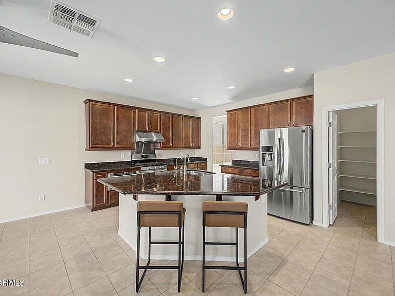 18408 W CAROL Avenue photo 4