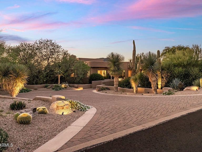 10046 E HIDDEN VALLEY Road photo 5