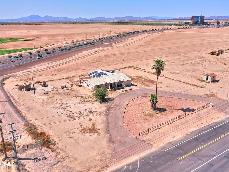 43983 W FARRELL Road photo 3