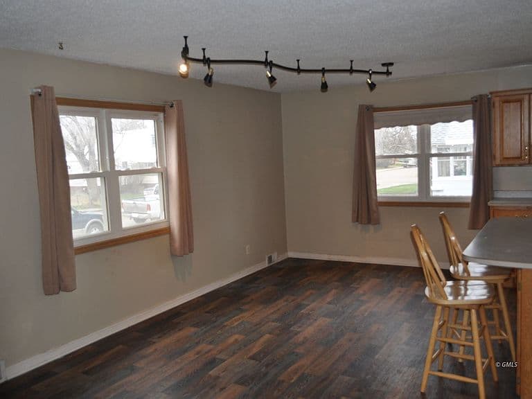 509 Snyder Ave photo 4