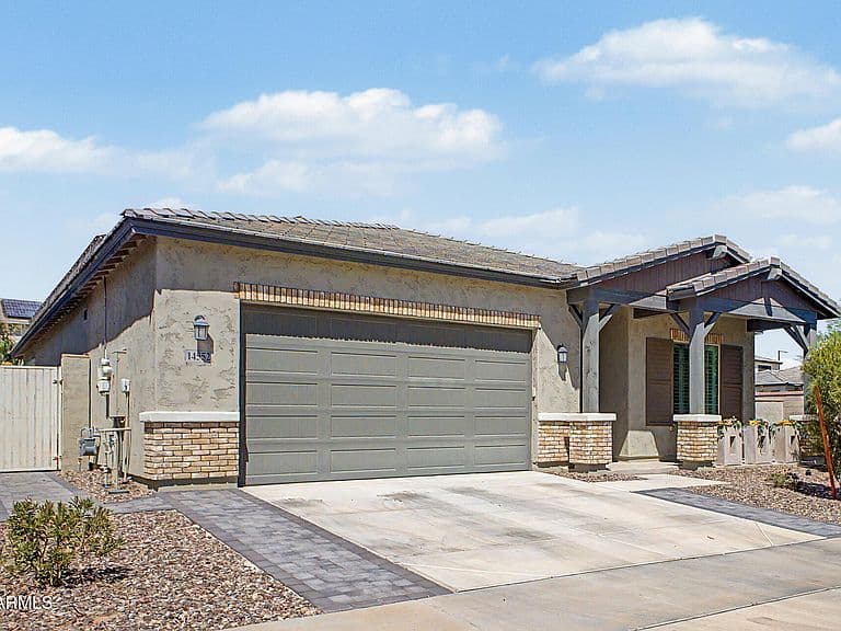 14552 W VOLTAIRE Street photo 2