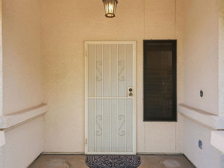 2671 E Brewer Dr photo 2