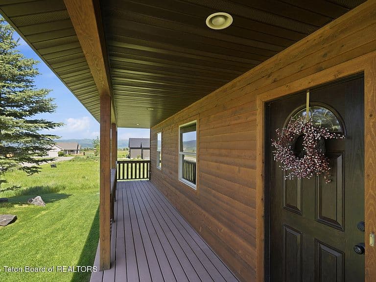 47 Holly Dr photo 5
