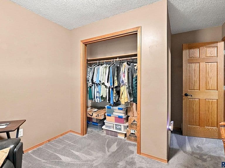 345 E Kevin Dr photo 3