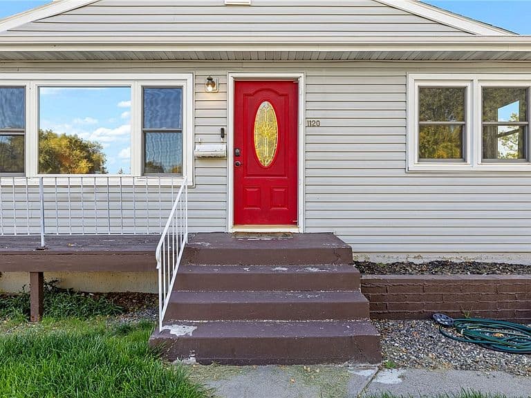1120 18th St W photo 2