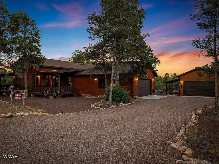2207 Four Point Cir photo 1