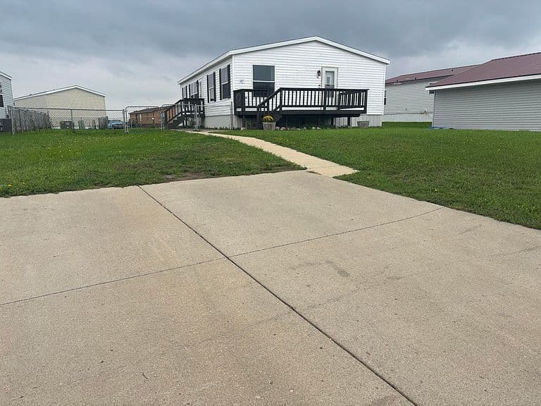 207 Venus St photo 4