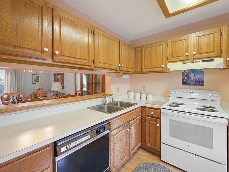 67 Hayes Avenue photo 2