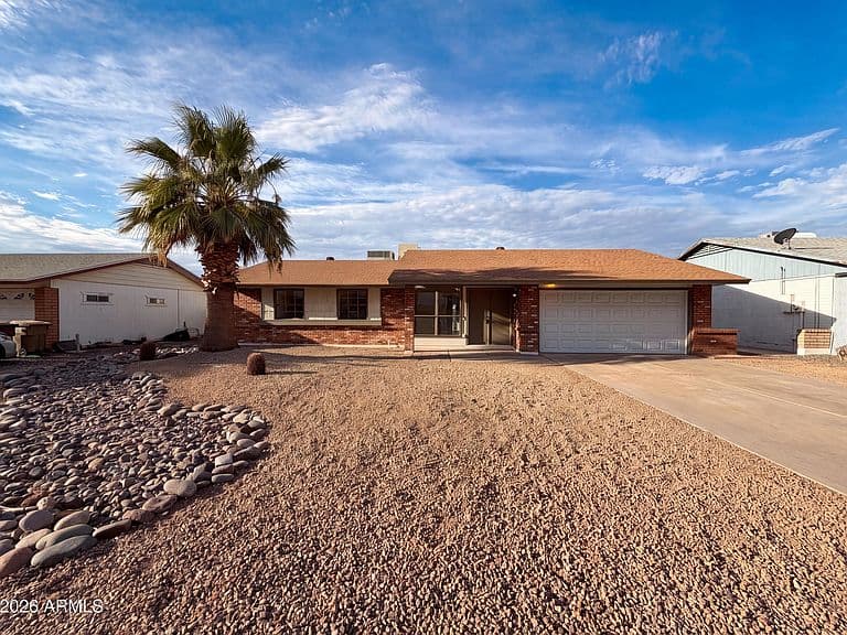 10501 W LOMA Lane photo 1