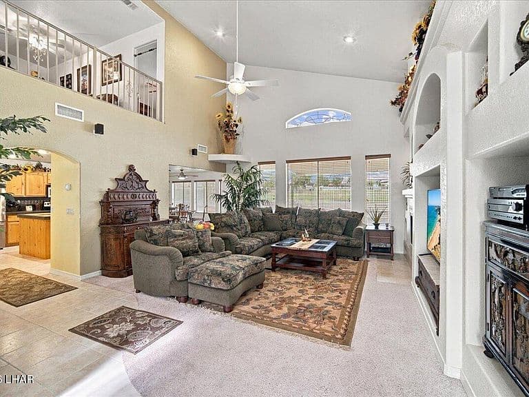 680 Avenida Laredo photo 4