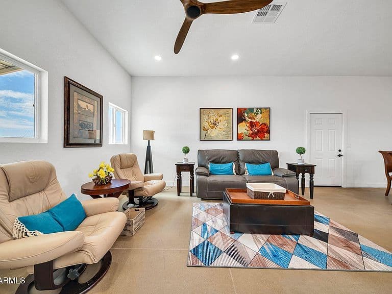 471 S Cardoza Drive photo 4