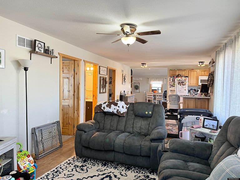 521 Pearl St photo 5