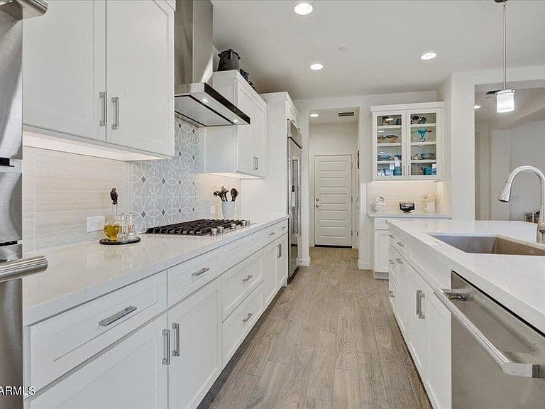 18209 E PARIA CANYON Drive photo 2