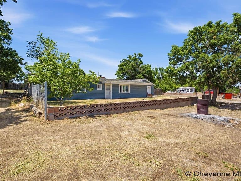 403 Walker Ln photo 3