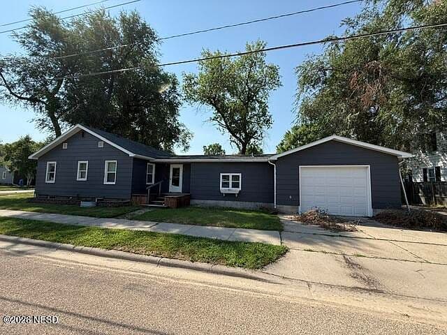 823 N Jay St photo 3