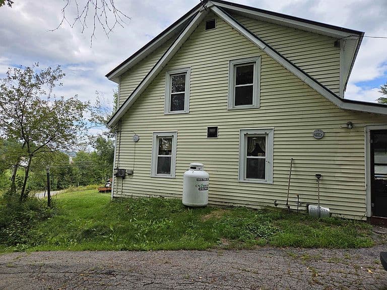 765 Lancaster Road photo 3