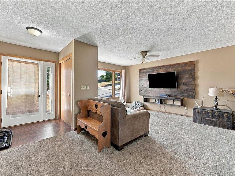 2313 Blue Belle Dr photo 4