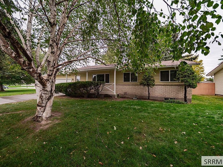 2022 Westbrook St photo 4