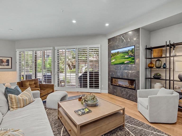 8989 N GAINEY CENTER Drive #104 photo 1