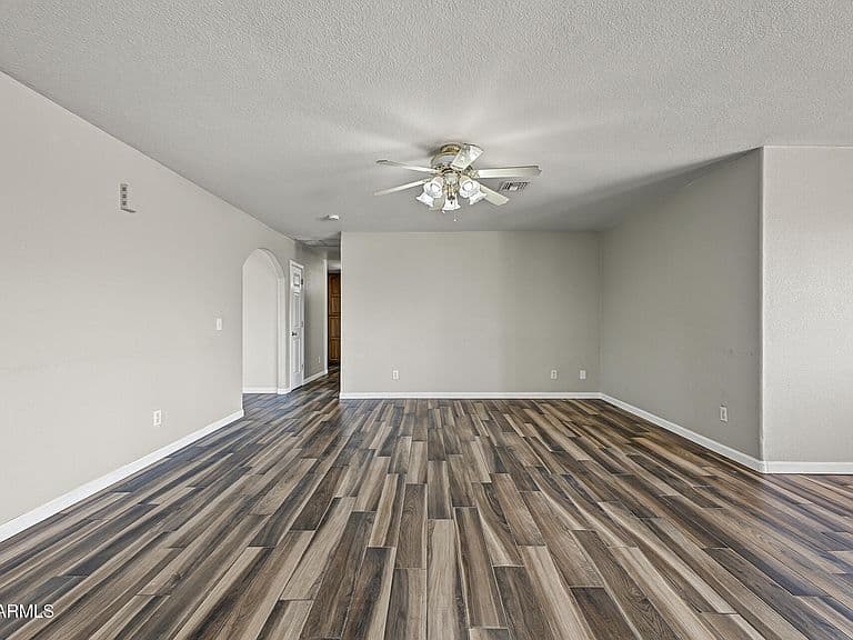 1849 E GROVE Circle photo 4