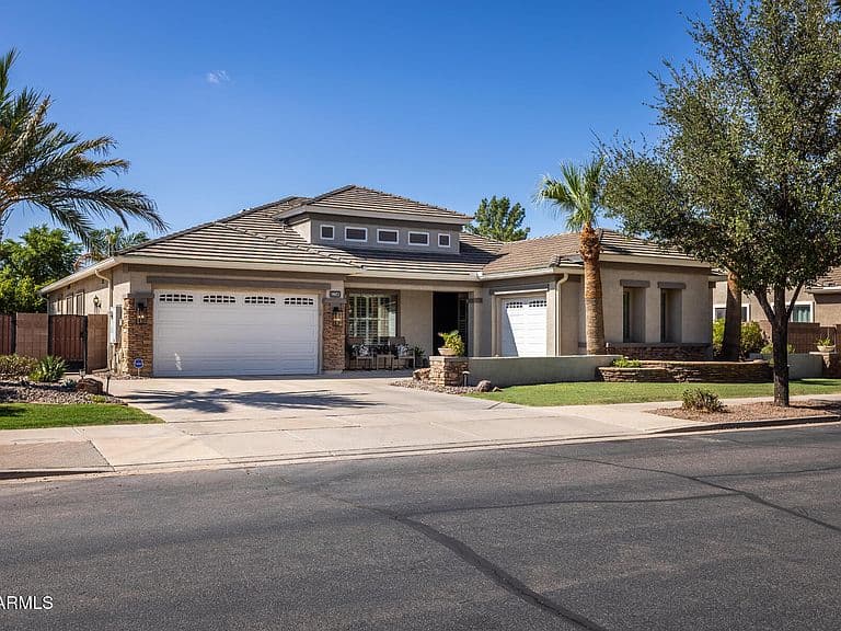 18653 E ARROWHEAD Trail photo 1
