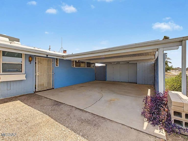 4948 N La Canada Dr photo 2
