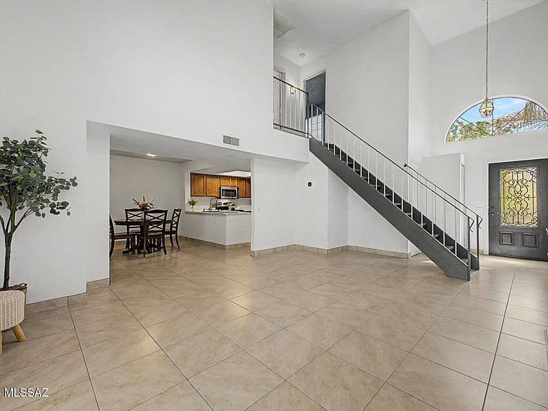 8633 N Siriga Way photo 5