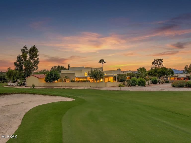 2702 W Magee Rd photo 1