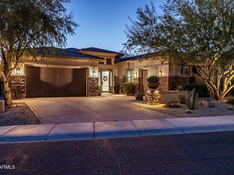 18378 N 96TH Way photo 1
