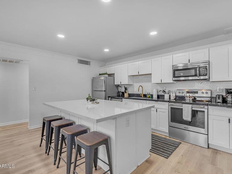 6943 E Granada Road photo 5