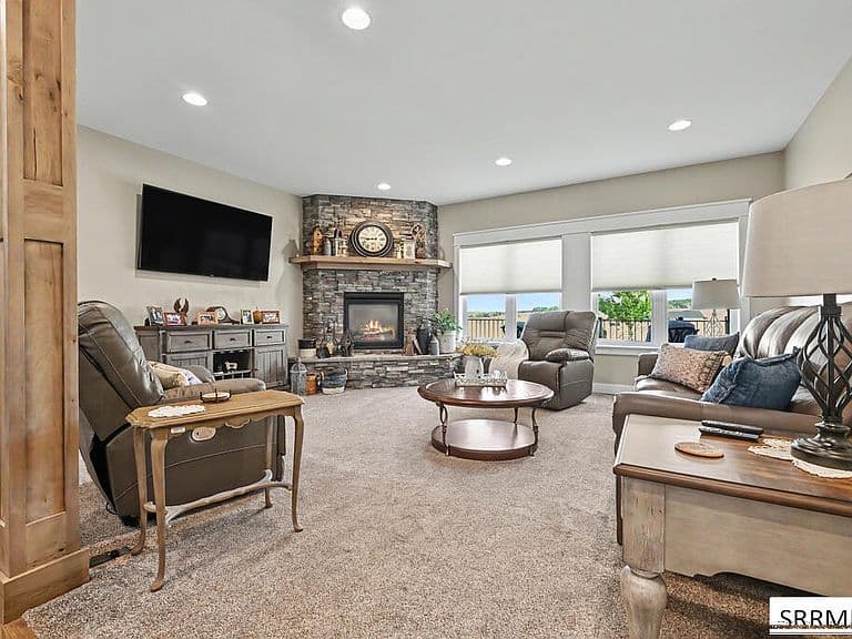8691 S Black Hawk Dr photo 5