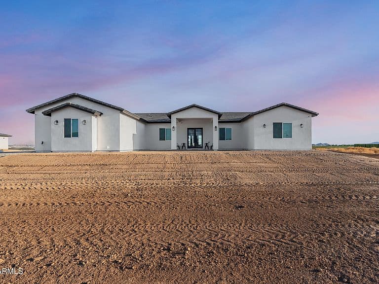 22145 W HARWELL Road photo 5