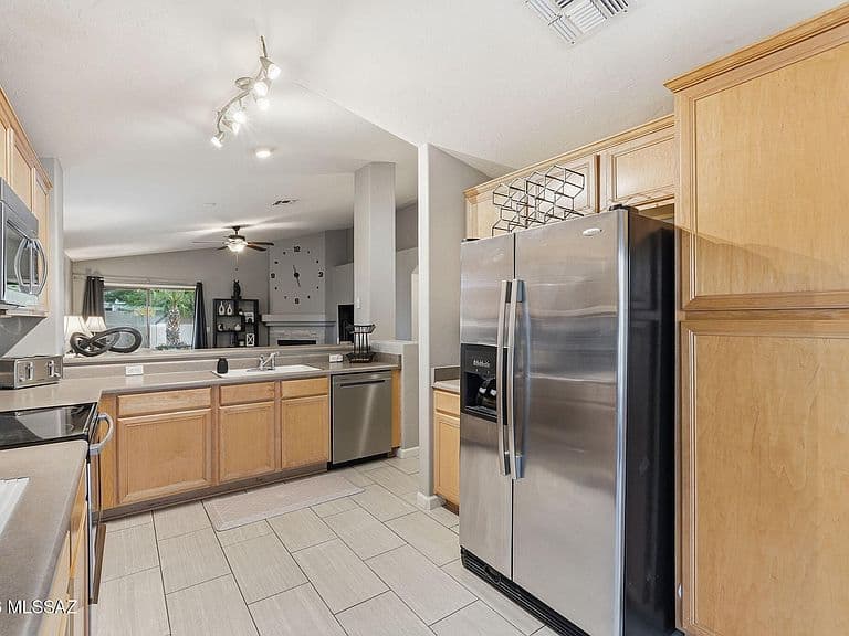 2330 N Emerald Lake Ct photo 4