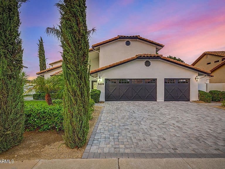 5418 E MICHELLE Drive photo 2