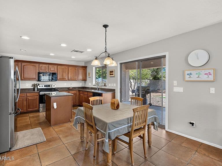 21073 N SANSOM Drive photo 5