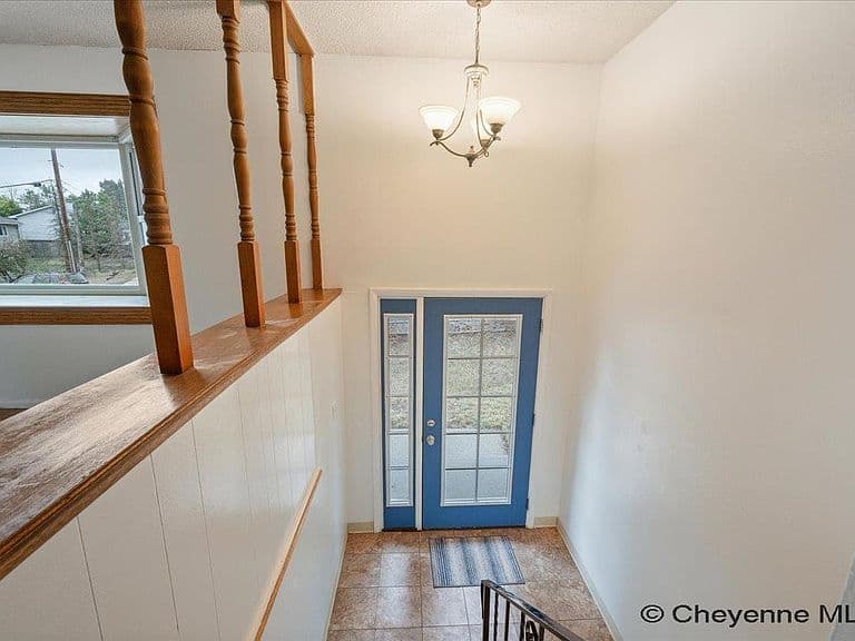 808 Gardenia Dr photo 5