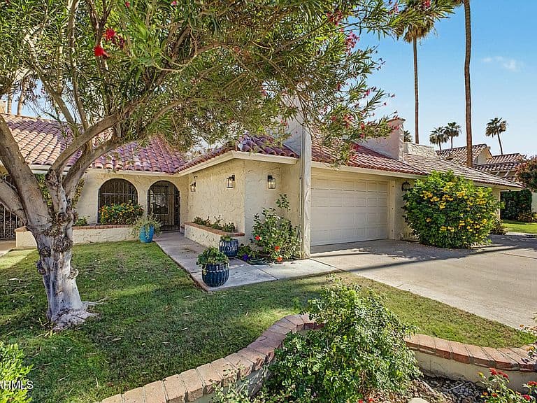7123 E BUENA TERRA Way photo 4