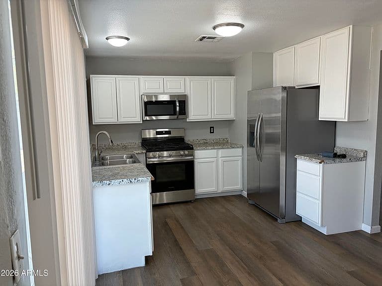 2044 W ROESER Road photo 4