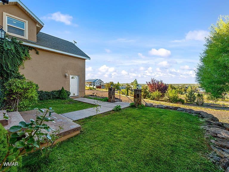 2919 W Country Club Dr photo 3